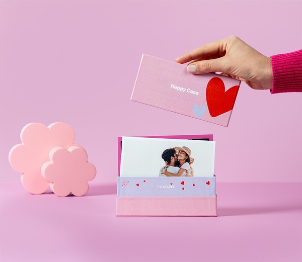happycase-love-is-3-Photosì